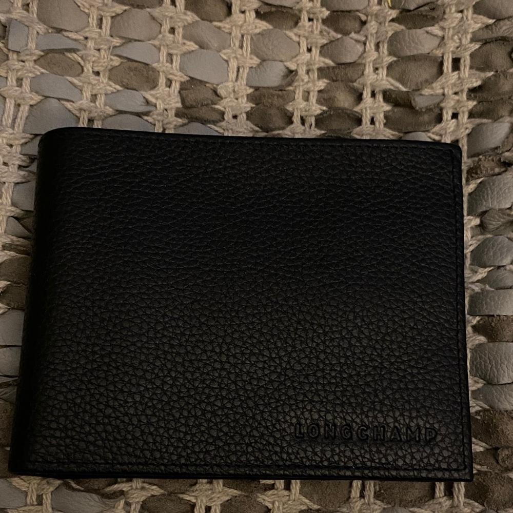 Longchamp Classic Black Card Holder/wallet for men.
